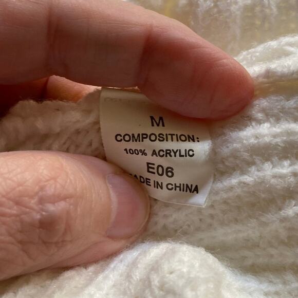 Unbranded White Turtleneck Size M Oversized Soft Cozy with Pockets - Picture 4 of 4